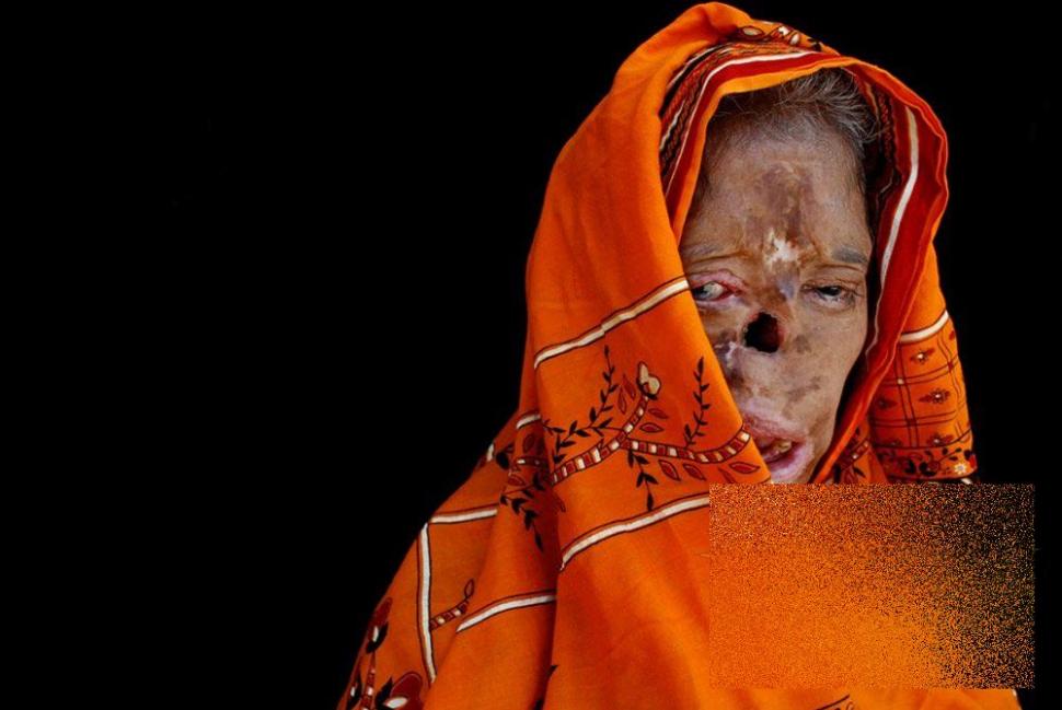 &quot;Nu mai putem plânge pentru că nu mai avem ochi. Nu mai putem râde pentru că nu mai avem gură&quot;. Locul unde femeile nu există 161919