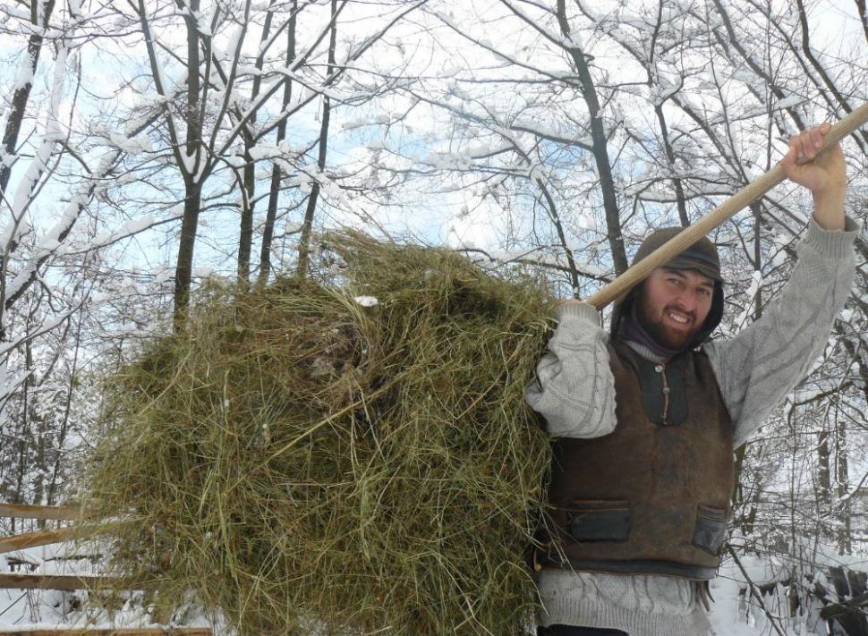 Un român fericit. Omul care a ales calea mai puţin bătătorită. El este ciobanul care a urmat trei facultăţi 161848
