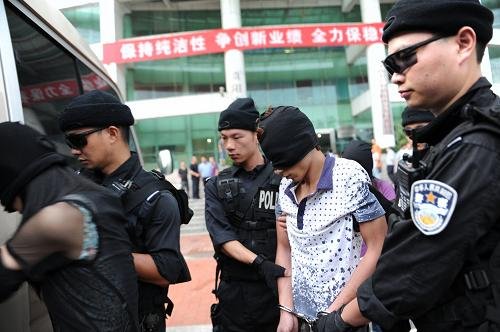 China anihilează o reţea de trafic cu medicamente false. 2000 de persoane au fost arestate