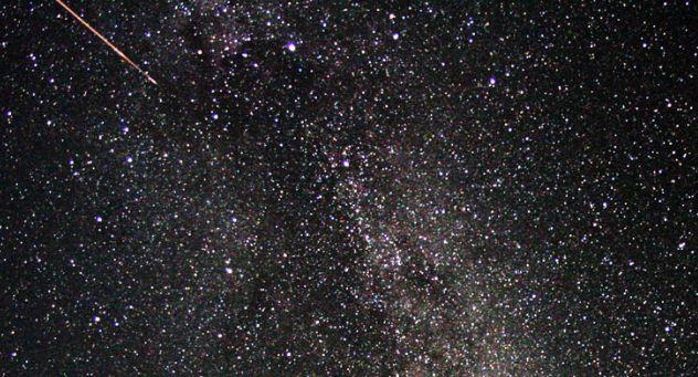 Noaptea în care nu-ţi vei dezlipi ochii de la cer. Când, cum şi de unde vei vedea cel mai bine Perseidele 162137