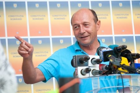 USL: Traian Băsescu să înceteze proiectul personal de a da indicaţii instituţiilor statului