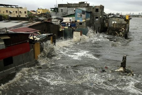 Manila. Cel puţin 66 de persoane au murit şi alte 2,5 milioane au fost sinistrate, în urma inundaţiilor