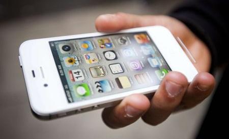 Apple's iPhone sales decline to 8.3m in US 