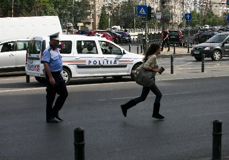 Poliţia Română a amendat 4.000 de pieteni şi 800 de şoferi în trei zile. Află aici pentru ce