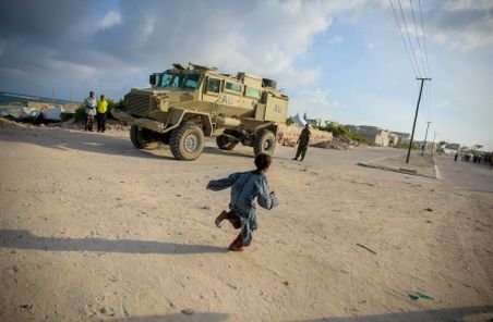 Generaţia de sinucigaşi: Copii somalezi, instruiţi de Al-Qaida să devină kamikaze