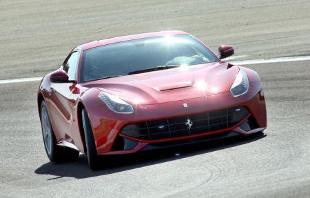 &quot;La Dolce Vita&quot; a expirat. Italienii spun &quot;la revedere&quot; maşinilor de lux 163073