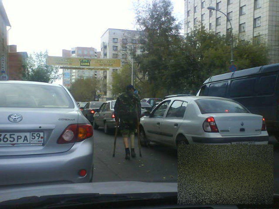 &quot;Ridică-ţi patul şi umblă!&quot; &quot;Minunea&quot; din intersecţie - un cerşetor olog s-a vindecat în 5 minute după ce a plecat de &quot;muncă&quot; 163034