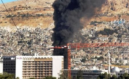 Explozie la Damasc, în faţa unui hotel unde sunt cazaţi membrii misiunii ONU