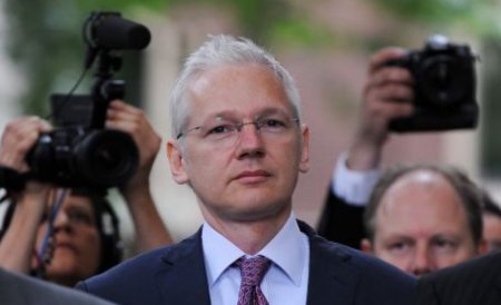 Cum poate scăpa de închisoare fondatorul Wikileaks? Assange riscă arestul, chiar dacă primeşte azil în Ecuador