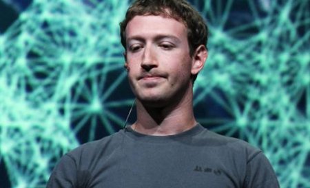 Facebook, în declin. Acţiunile companiei au pierdut jumătate din valoare în trei luni