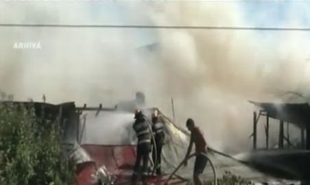 Incendiu la Fiscul din Olt. Un angajat a fost intoxicat cu fum