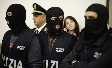 Numărul 2 în mafia siciliană a fost prins în România. Italianul este acuzat de trafic de droguri şi armament
