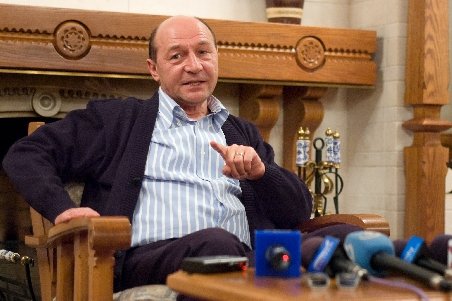 Băsescu: În Harghita şi Covasna dezvoltarea economică este slabă din cauza naţionalismului