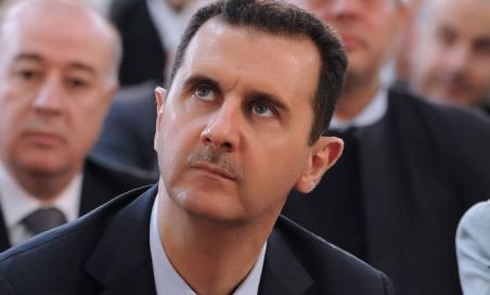 Bashar al-Assad, într-o moschee din Damasc. Preşedintele sirian a apărut după multă vreme în public