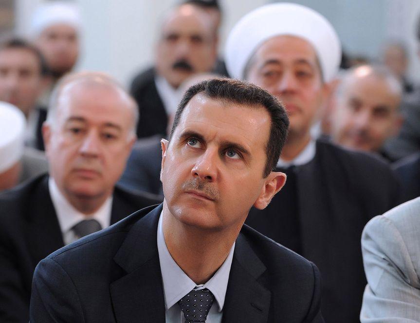 Bashar al-Assad, într-o moschee din Damasc. Preşedintele sirian a apărut după multă vreme în public 163870