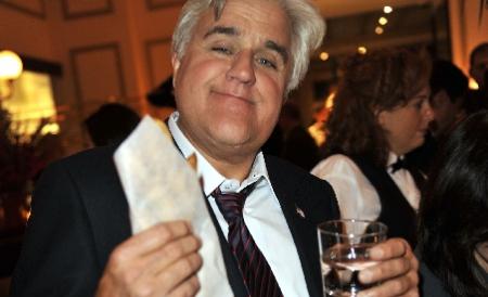 Jay Leno a acceptat reducerea salariului cu 5 mil. dolari pentru a salva slujbele colaboratorilor