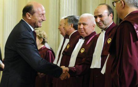 CCR: Nu s-a întrunit cvorum pentru ca referendumul să fie valabil. Băsescu se întoarce la Cotroceni