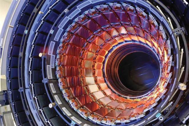 Cea mai ridicată temperatură înregistrată vreodată de om a fost creată în laboratoarele CERN
