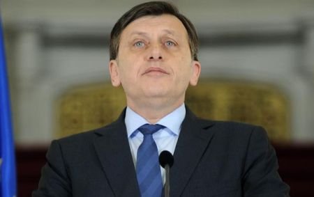 Crin Antonescu: Nu mă retrag din politică pentru că Traian Băsescu a fost demis pe fond. Vom lupta până la capăt şi vom elibera ţara