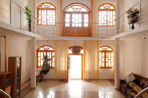 Palatele romilor bogaţi din Buzescu, imortalizate de fotografii revistei National Geographic  164180