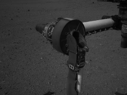 Aventura robotului Curiosity pe Marte continuă. Primele urme lăsate pe solul marţian. Ce zone a mai explorat roverul  164359