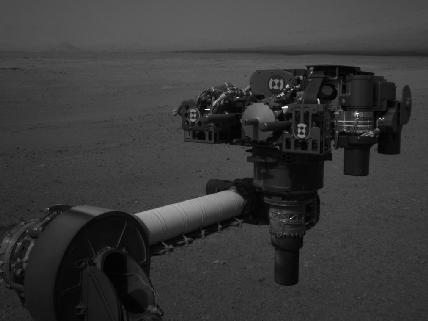Aventura robotului Curiosity pe Marte continuă. Primele urme lăsate pe solul marţian. Ce zone a mai explorat roverul  164360