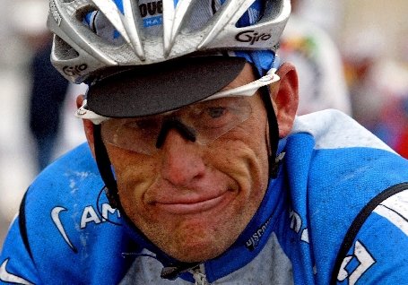 Fundaţia lui Lance Armstrong a primit o cantitate record de donaţii, după anunţul că sportivul a fost scos din ciclismul profesionist