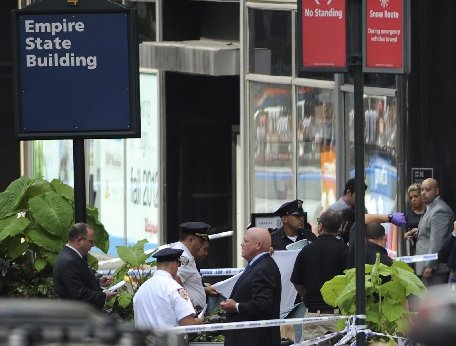 New York. Doi morţi şi nouă răniţi în urma schimbului de focuri de la Empire State Building