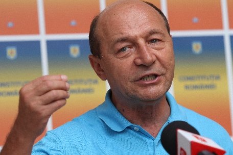 Traian Băsescu, după reuniunea cu colegii: Mă simt bine, ca în fiecare an