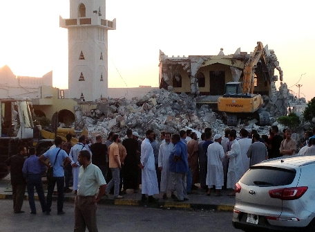 Tripoli. Islamiştii radicali au intrat cu buldozerul într-un mausoleu al unui sfânt musulman