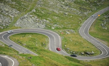 US CarsRoute declares Transfagarasanul the most beautiful road in the world 