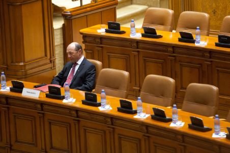 La mâna Parlamentului. Vezi propunerile lui Ioan Ghişe pentru a bloca revenirea lui Băsescu la Cotroceni