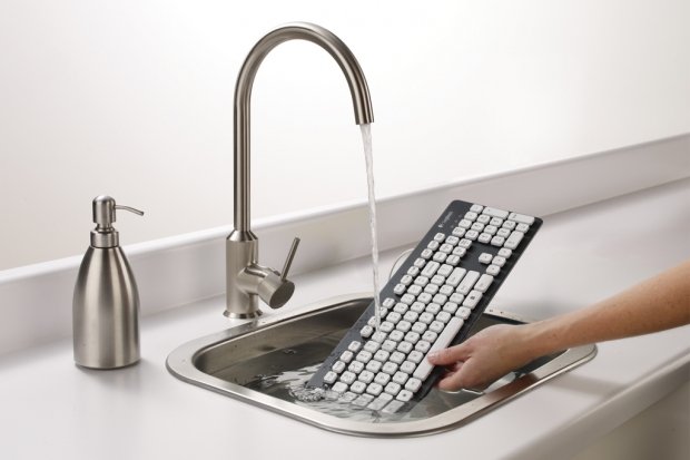 Adio microbilor, Logitech a lansat prima tastatură lavabilă