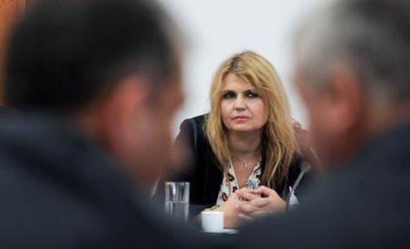 Judecătoarea Iulia Motoc nu mai ştie ce partid a propus-o la CCR