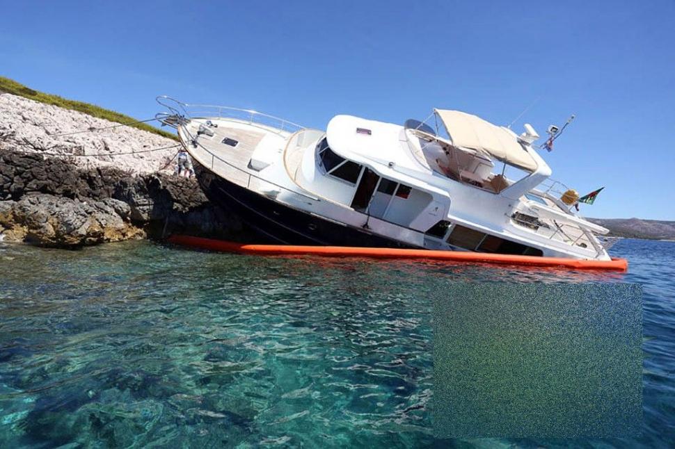 Când portofelul gros nu vine cu minte la pachet. Ce au păţit bogătaşii în largul mării a ajuns subiect de glume 165865