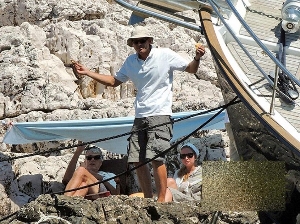 Când portofelul gros nu vine cu minte la pachet. Ce au păţit bogătaşii în largul mării a ajuns subiect de glume 165869