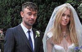 Designerul şi-a cam bătut joc de ea. Rochia de mireasă care vine la pachet cu o epilare inghinală 166088