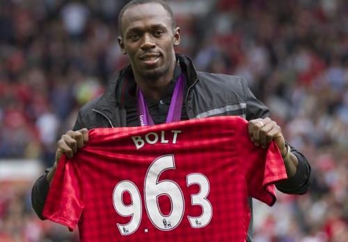 Usain Bolt ar putea juca pentru Manchester United într-un meci caritabil