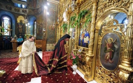 Când credinţa se măsoară în bani. Ce avere impresionantă are Biserica Ortodoxă Română