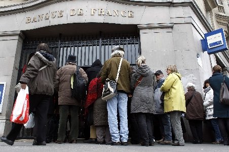 Şomajul a atins maximul ultimilor 13 ani, în Franţa, din cauza concedierilor detereminate de stagnarea economică