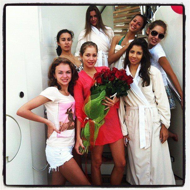 La fetele astea s-au uitat 3 MILIARDE de oameni. Dar dacă ar trece pe lângă tine nu le-ai mai recunoaşte 166738