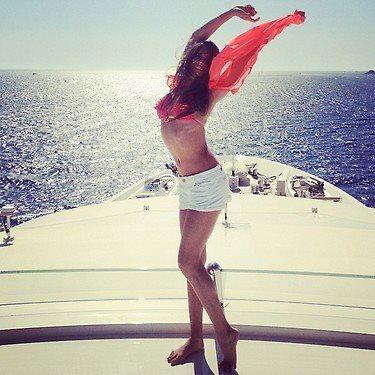 La fetele astea s-au uitat 3 MILIARDE de oameni. Dar dacă ar trece pe lângă tine nu le-ai mai recunoaşte 166745