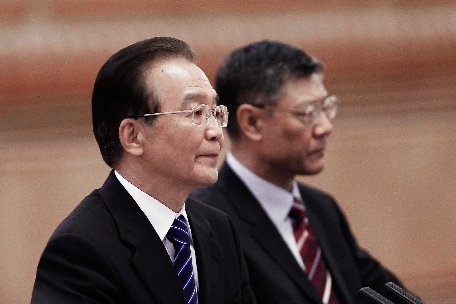 China. Premierul Wen Jiabao a făcut o vizită sinistraţilor din seismul care a afectat sud-vestul statului