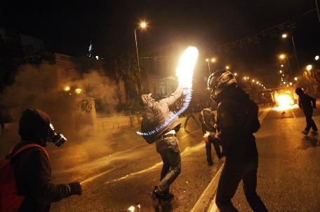 Conflicte puternice între neonazişti şi poliţia greacă: Vom conduce asaltul când va fi necesar