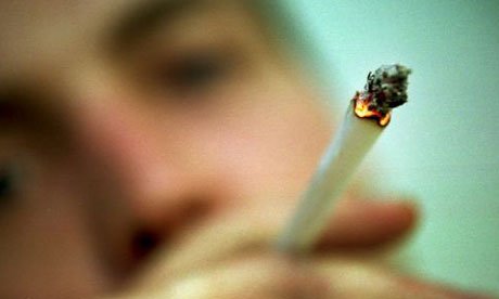 Consumul de cannabis creşte riscul de dezvoltare a cancerului testicular, cel de cocaină îl scade