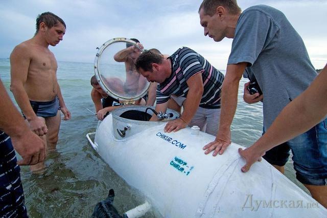 Căpitanul Nemo, varianta ucraineană. Şi-a construit propriul submarin în garaj 167304