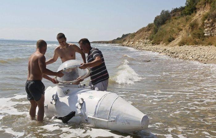 Căpitanul Nemo, varianta ucraineană. Şi-a construit propriul submarin în garaj 167305