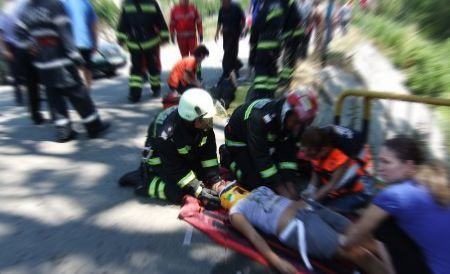 Cinci morţi, între care doi copii cu vârste de 7 şi 8 ani, într-un accident rutier în Mureş