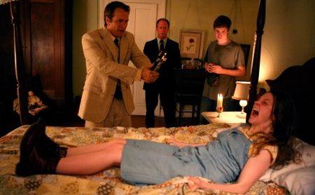 Prima revistă din lume care ar trebui să &quot;alunge demonii&quot;. &quot;Satan este real&quot;, titlul unuia dintre articolele din Egzorcysta  167282