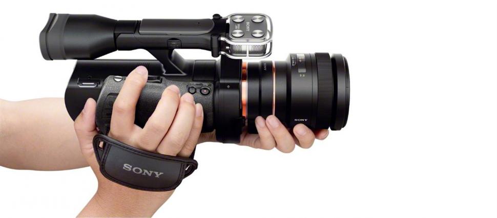 Sony a lansat Cyber-shot DSC-RX1 şi Handycam NEX-VG900E, prima compactă şi cameră video cu senzor full-frame din lume 167712